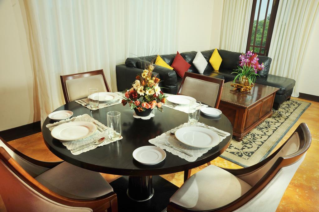 Prestige Court Residencies 호텔 마운트 라비니아 외부 사진